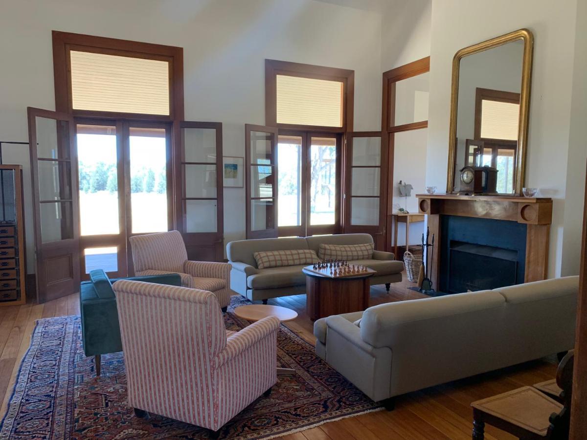 Yarrabandai Creek Homestead Farm stay *